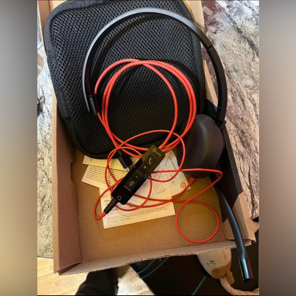 Poly blackwire5210 headset